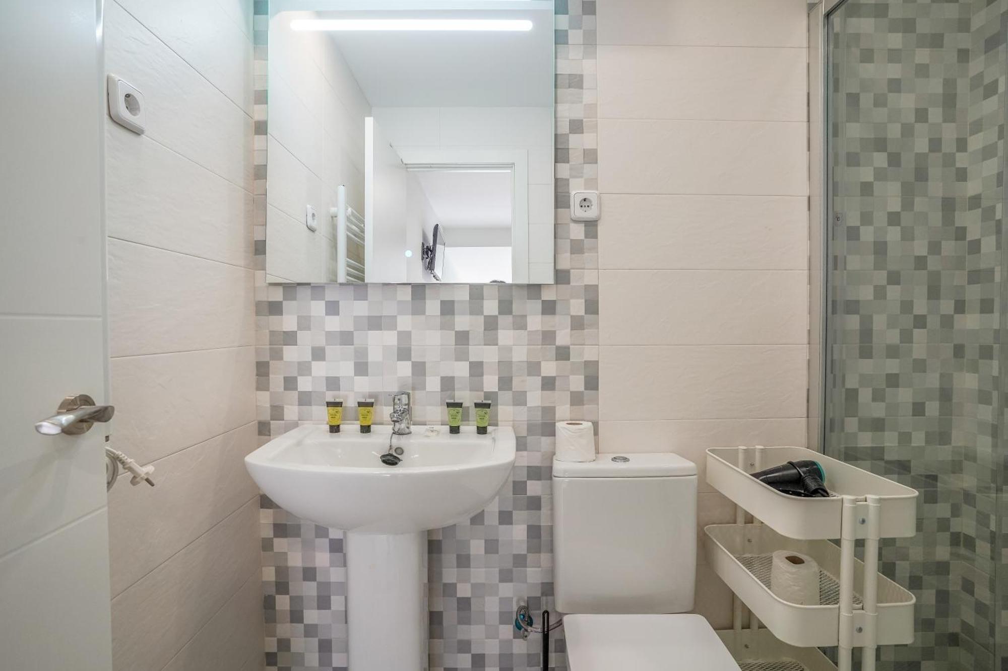 Modern Duplex-2Bedrooms 1.5Baths-Delicias 마드리드 외부 사진